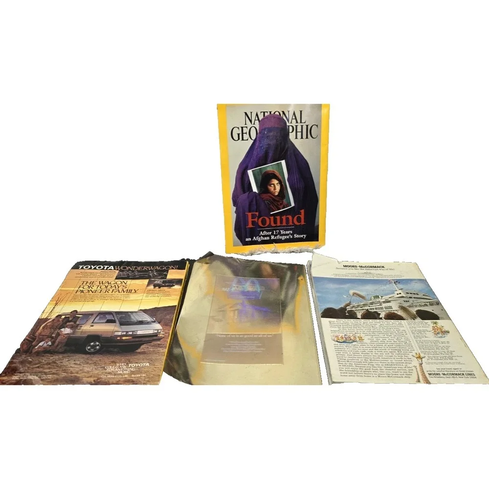 4 National Geographic Magazine‎ December 1988 Holographic August 1966 July 1987